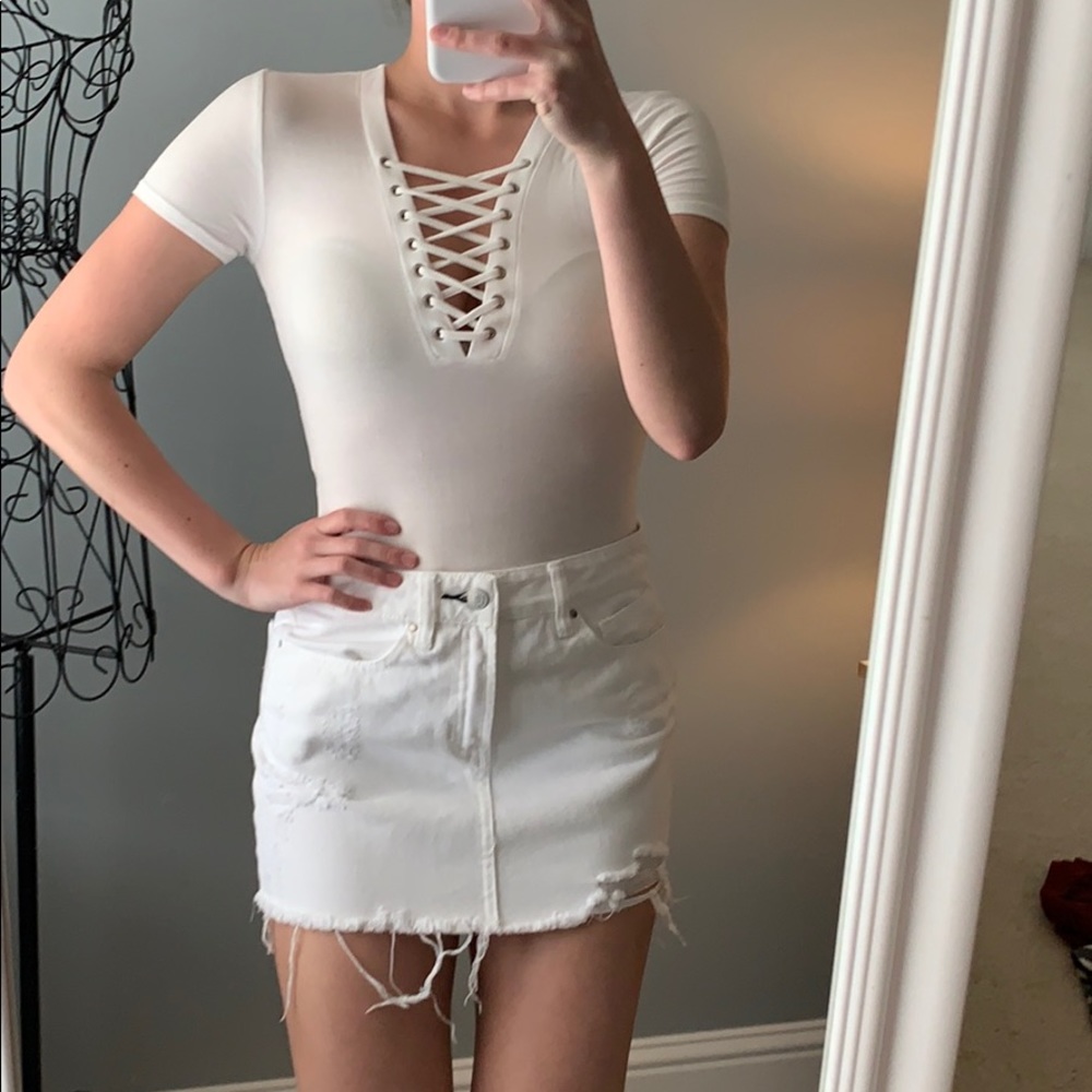 White tie up body suit